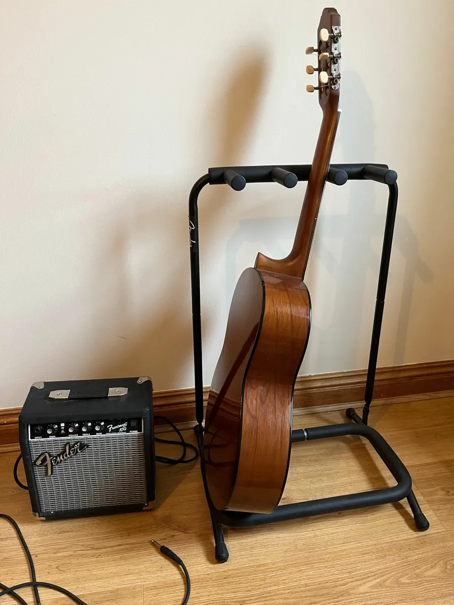 Fender Combo Frontman 10G Guitar Amp + Multi-Stand - Image 4
