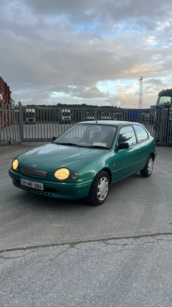 E11 Toyota Corolla - Image 2