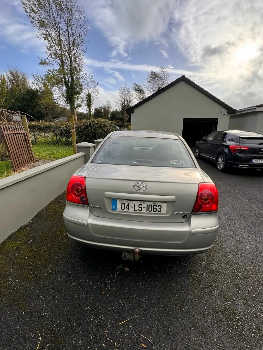 Toyota Avensis 2004 - Image 1