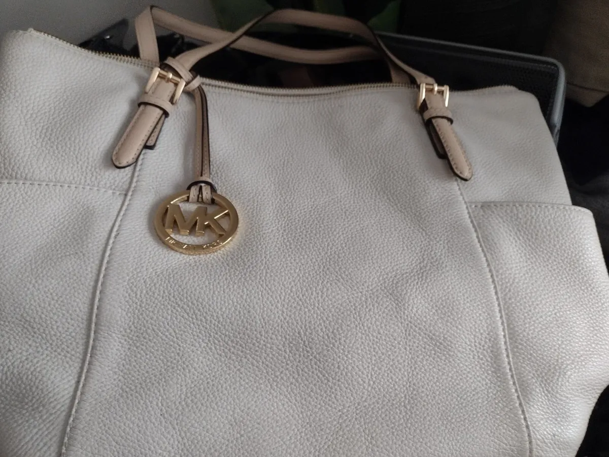 Genuine leather Michael Kors handbag - Image 2