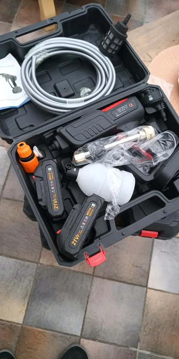 Portable pressure washer - Image 3