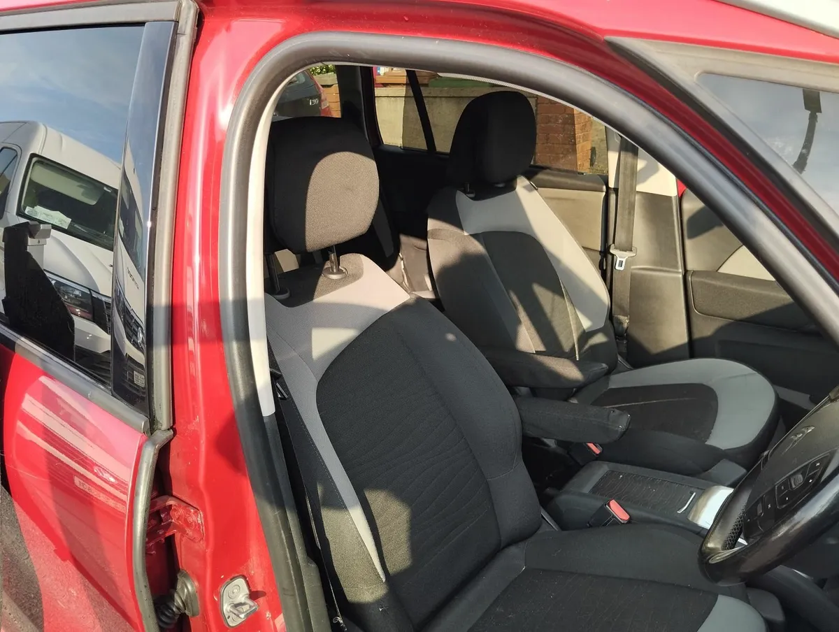 Citroen C4 2015 - Image 2