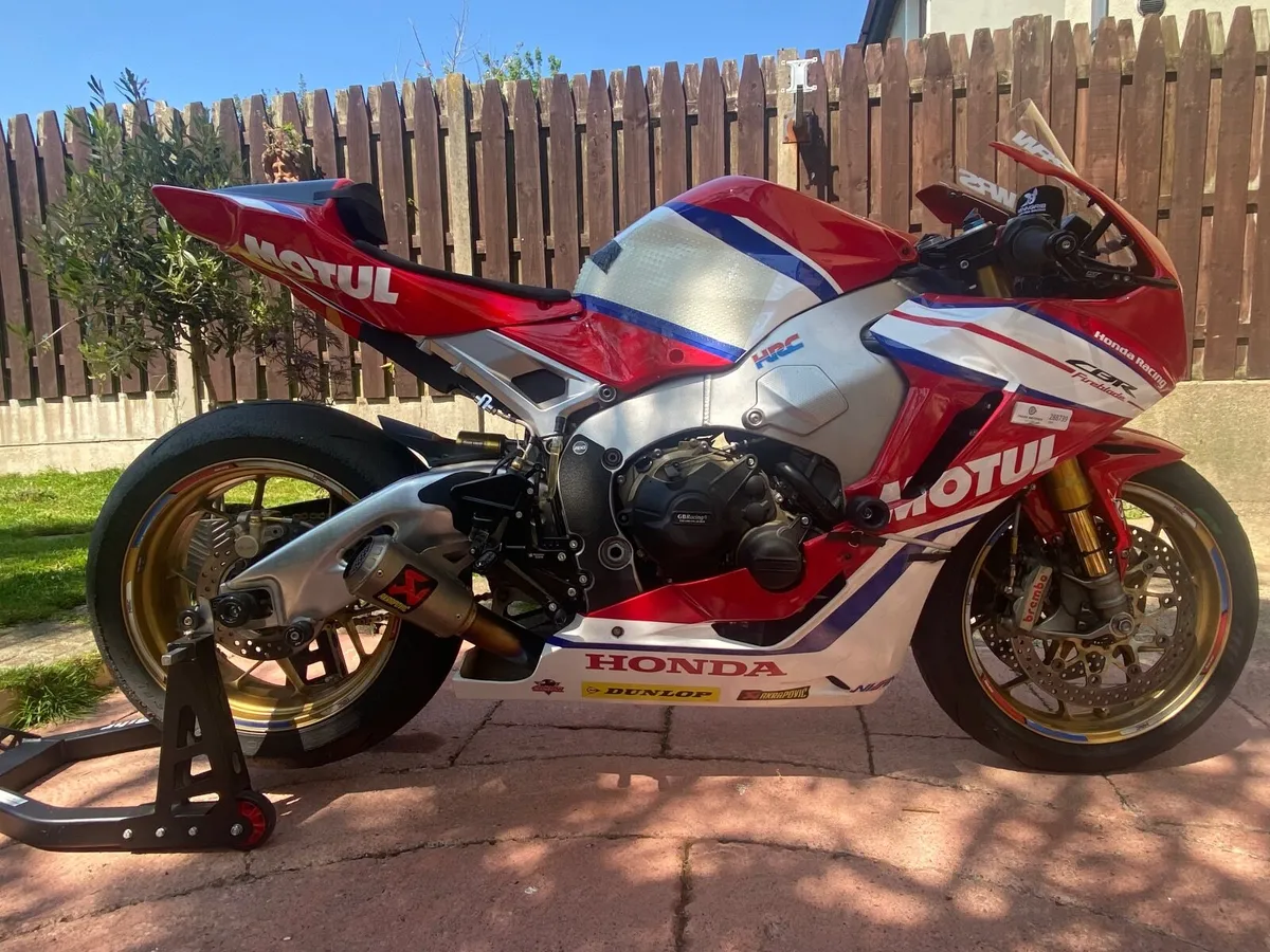 Honda Fireblade 2018 - Image 1
