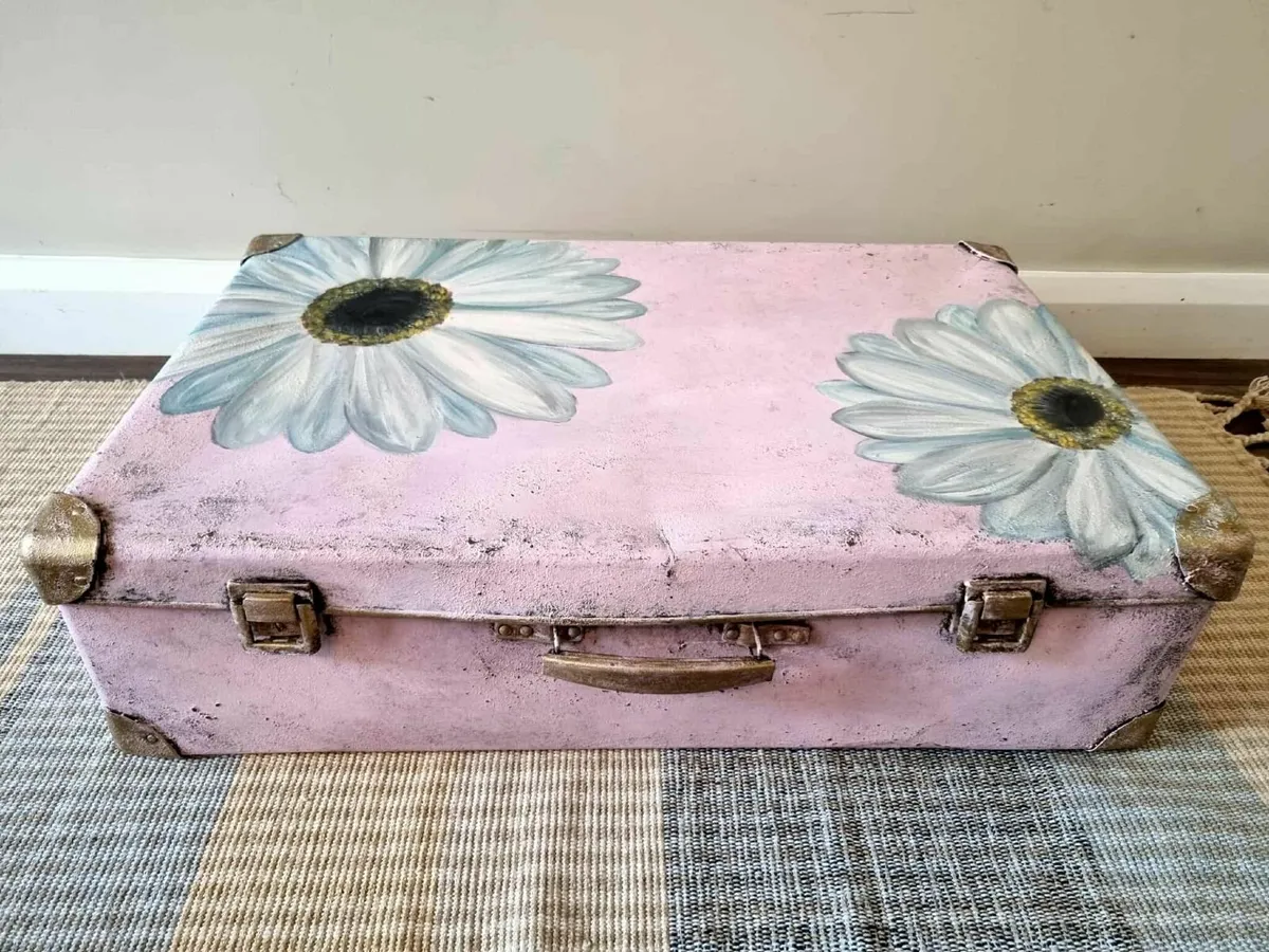 Vintage suitcase - Image 1