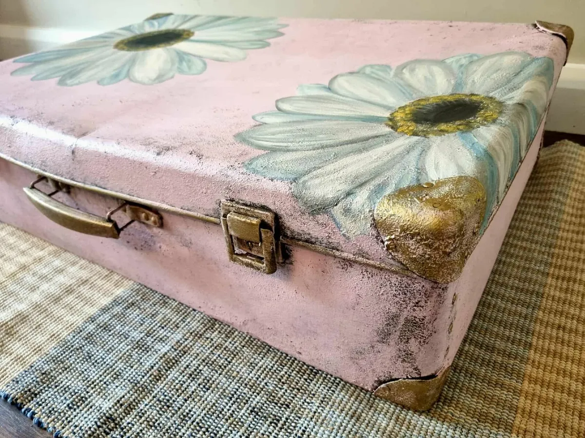 Vintage suitcase - Image 4
