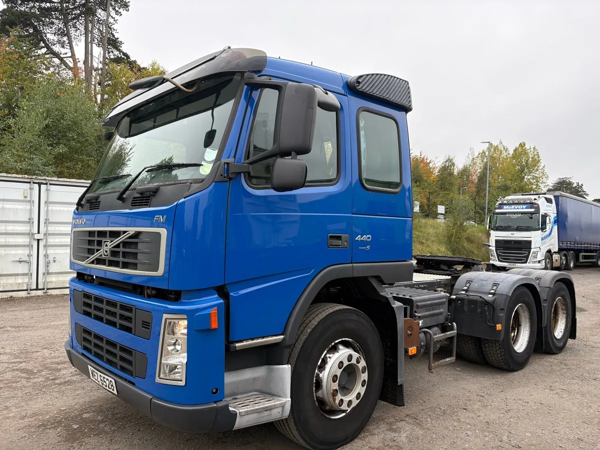 2009 Volvo FM13 440 6x4 Only 58k from New - Image 2