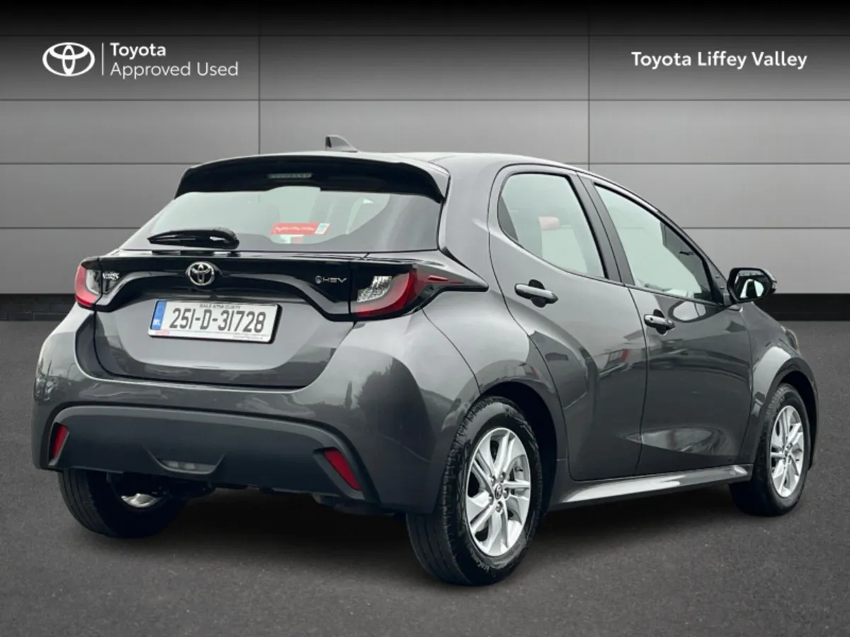 Toyota Yaris Yaris Hybrid 115 Luna - Image 2