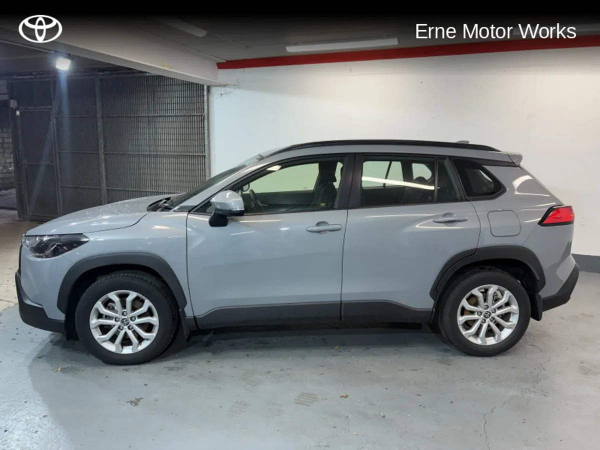Toyota Corolla Cross COROLLA CROSS 1.8 LUNA - Image 2