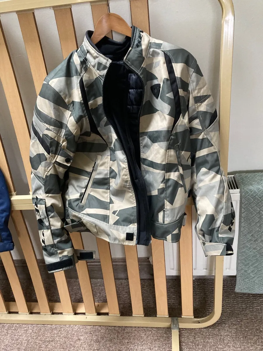 Revit camoflage jacket  / Medium  100 euro - Image 2