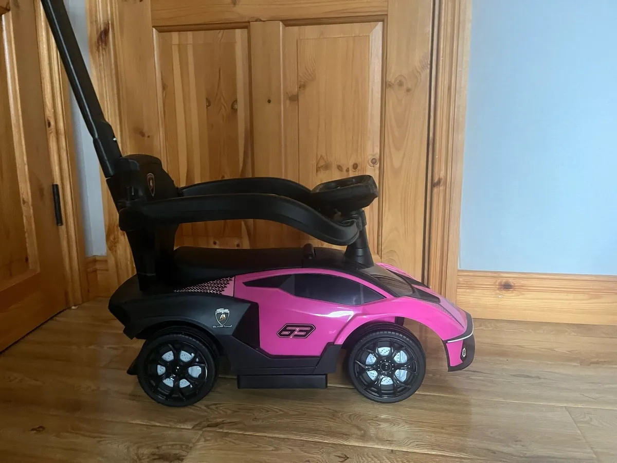 Lamborghini toy car - Image 2