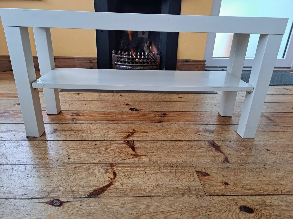 TELEVISION TABLE - Image 1
