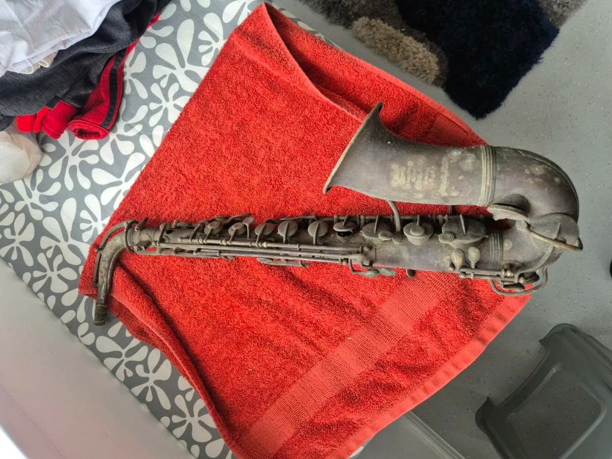 Saxophone - Image 1
