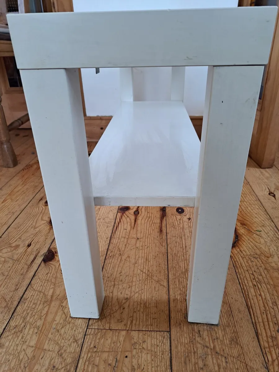 TELEVISION TABLE - Image 2