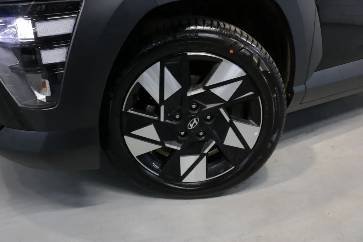 Hyundai Kona Hybrid Elegance - EX Demo - 1.6l Pet - Image 3