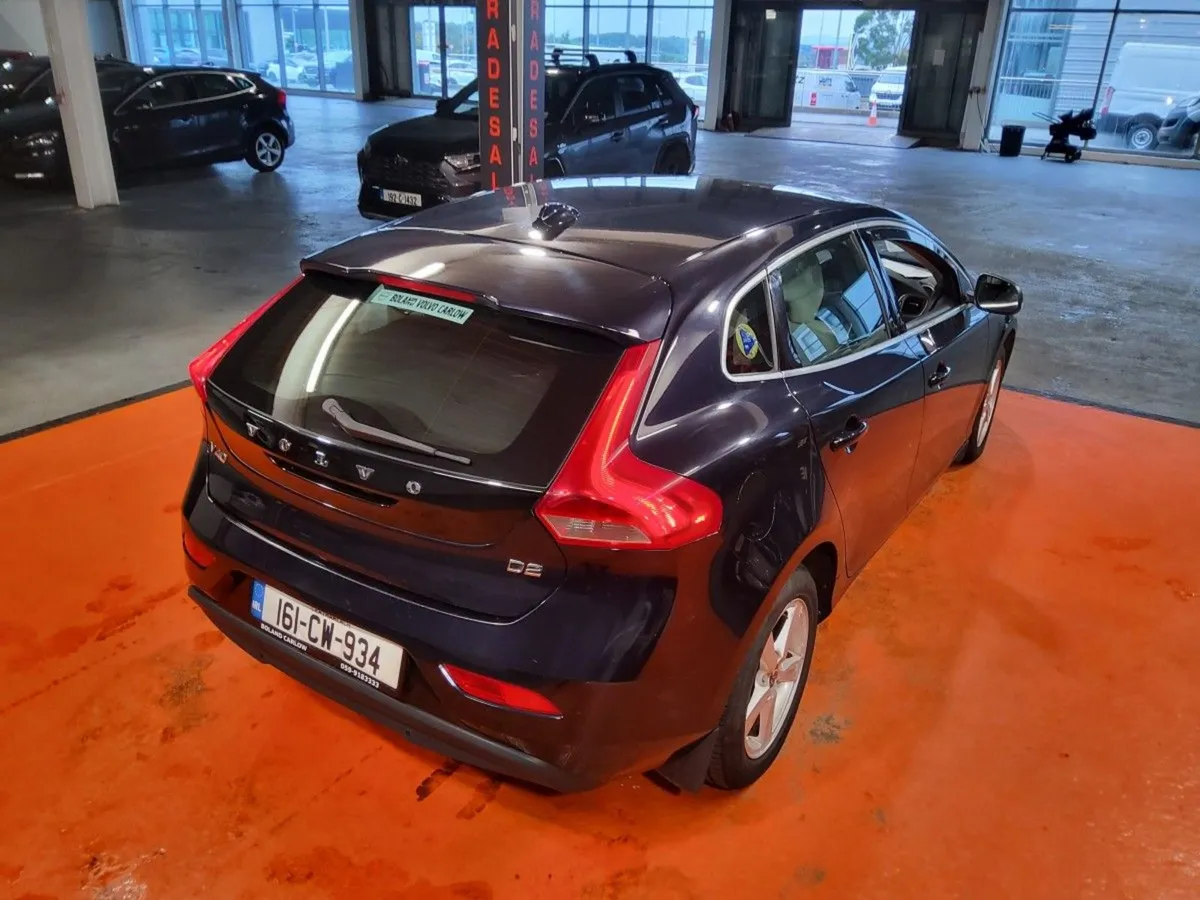 Volvo V40 D2 (120hp) Se leather - Image 3
