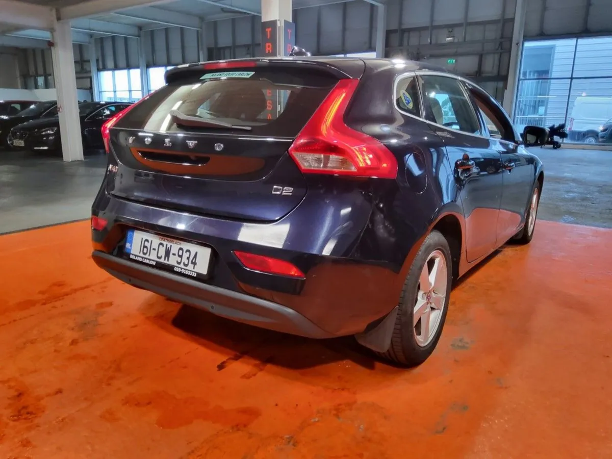 Volvo V40 D2 (120hp) Se leather - Image 4