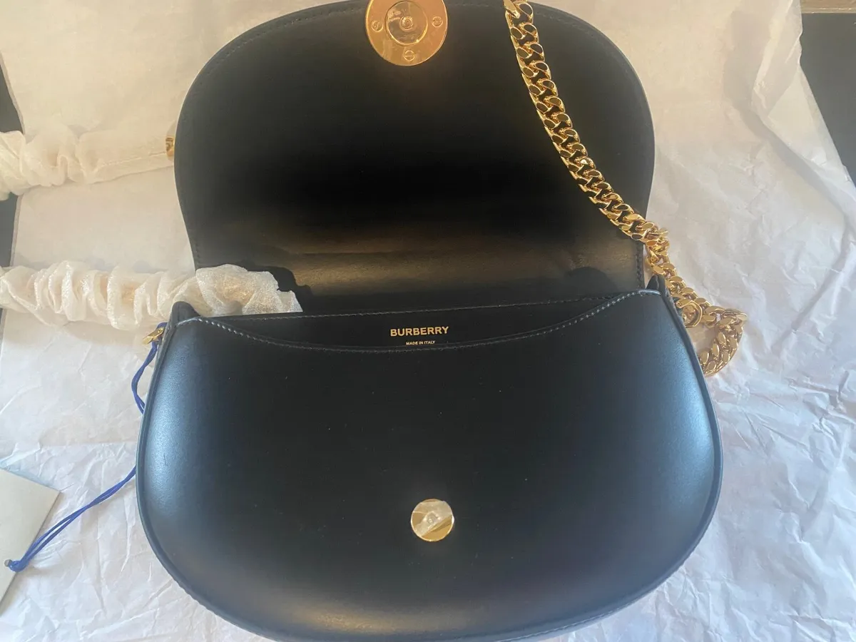 New Burburry Black Leather Handbag with Gold Chain - Image 4