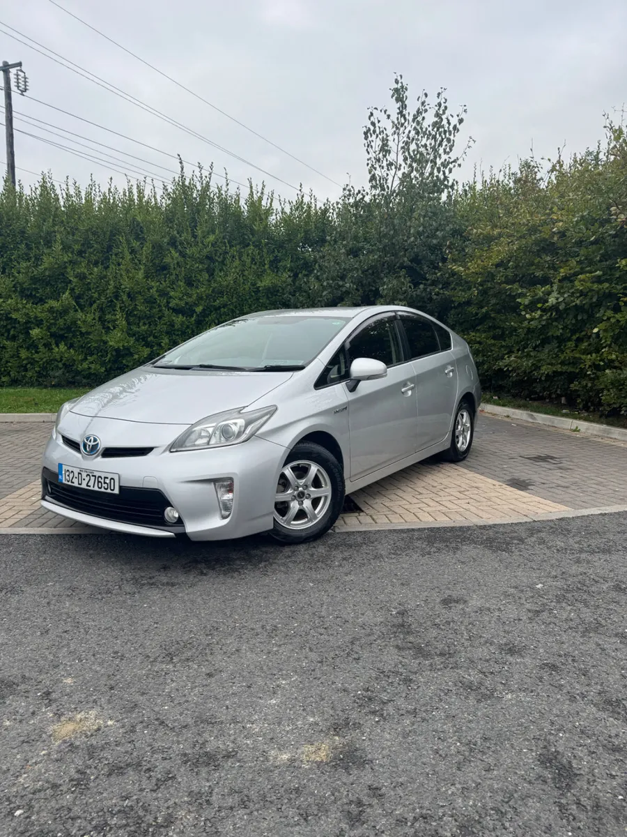 Toyota Prius 1.8 hybrid - Image 2