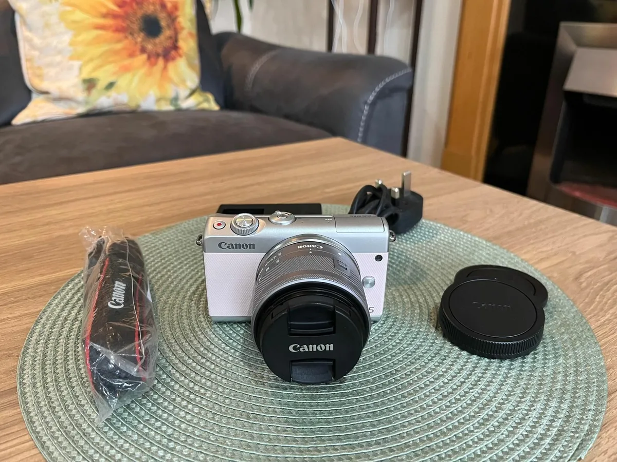 CANON EOS M100 KIT 15-45MM - PINK - Image 1