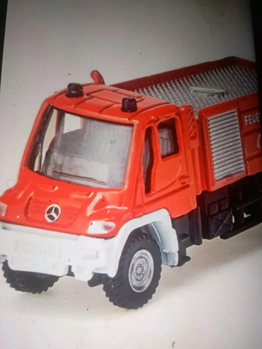 SIKU  UNIMOG FIRE ENGINE &&BOAT 1-87 SCALE MODLE - Image 3