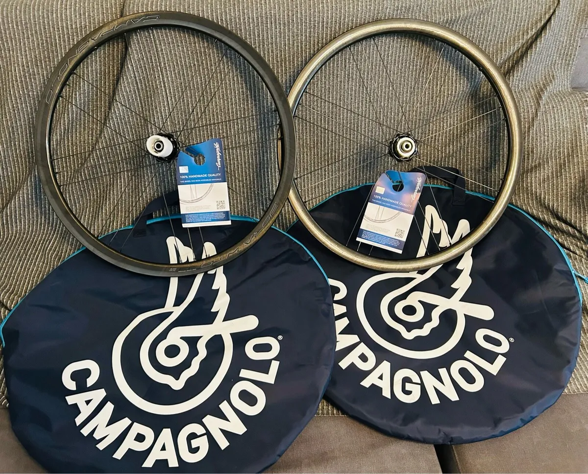 Campagnolo Bora WTO 33 Disc Wheelset - Image 1
