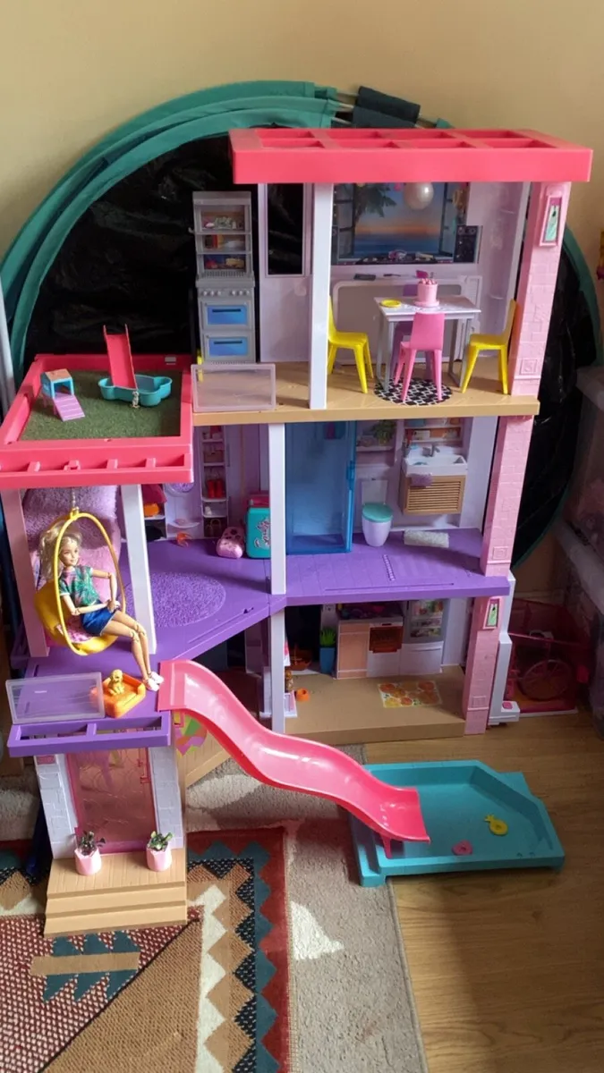 barbie doll dreamhouse - Image 1