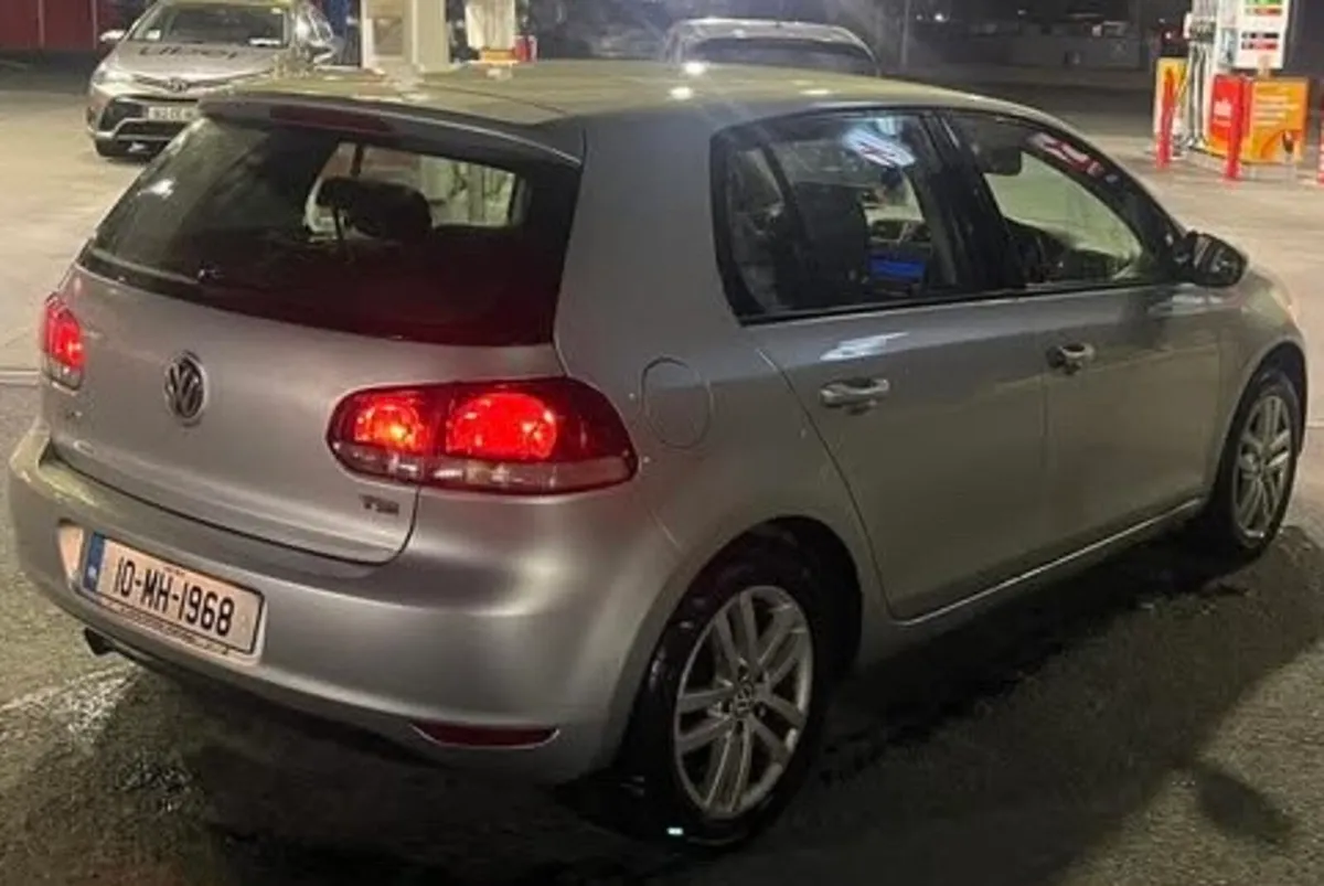 2010 VW Golf 1.2 petrol €2150 - Image 1