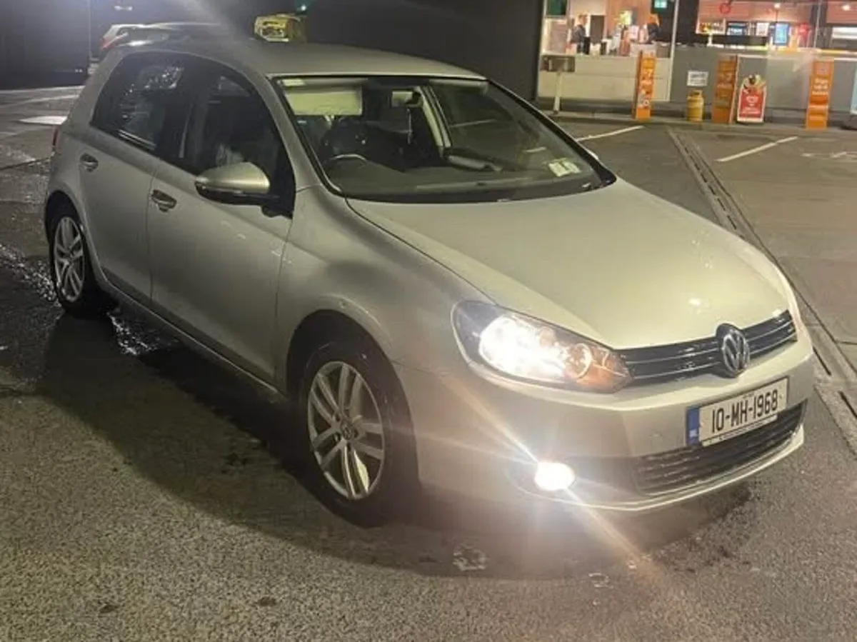 2010 VW Golf 1.2 petrol €2150 - Image 4