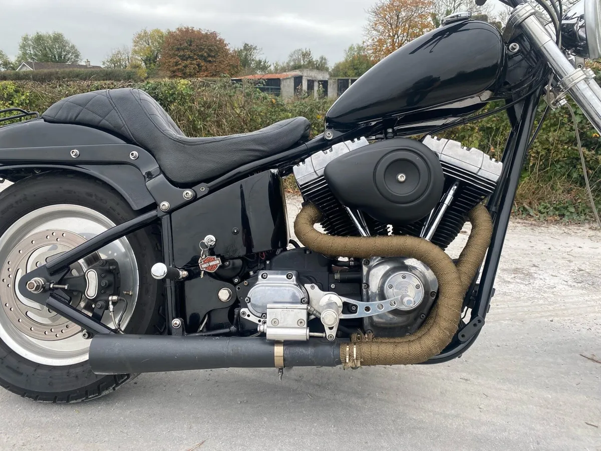 Harley Davidson Custom Softail - Image 3