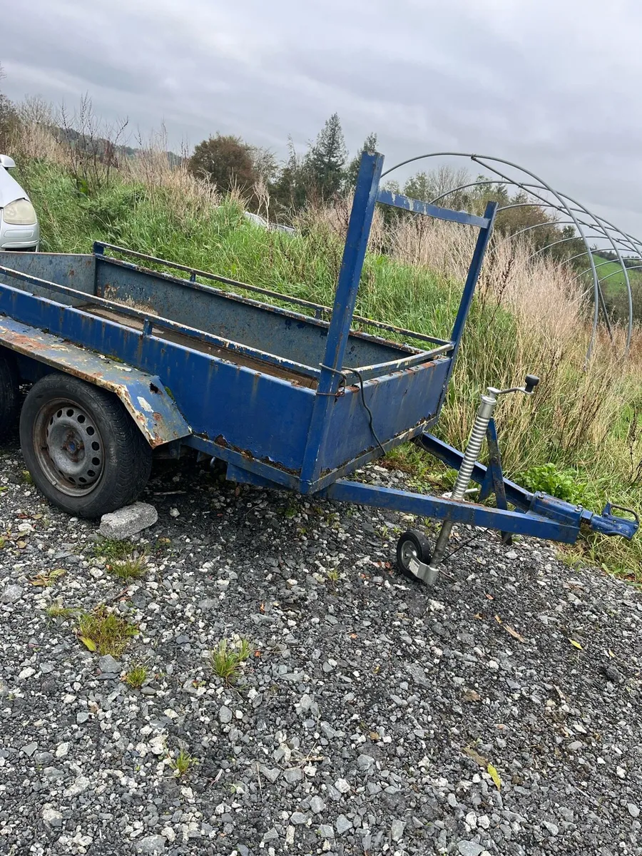 Trailer - Image 1