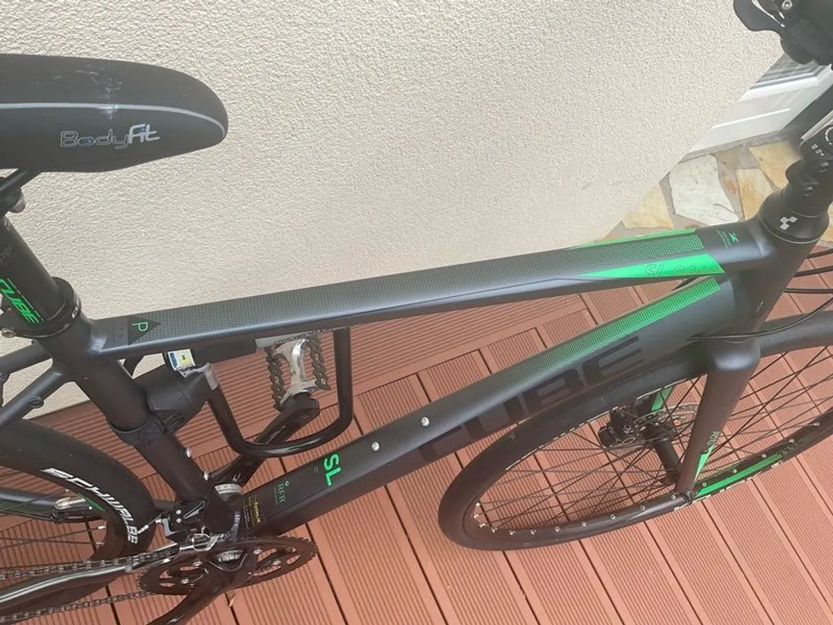 CUBE SL Road Cross Road Configuration Includes Saris Boot rack - Image 3