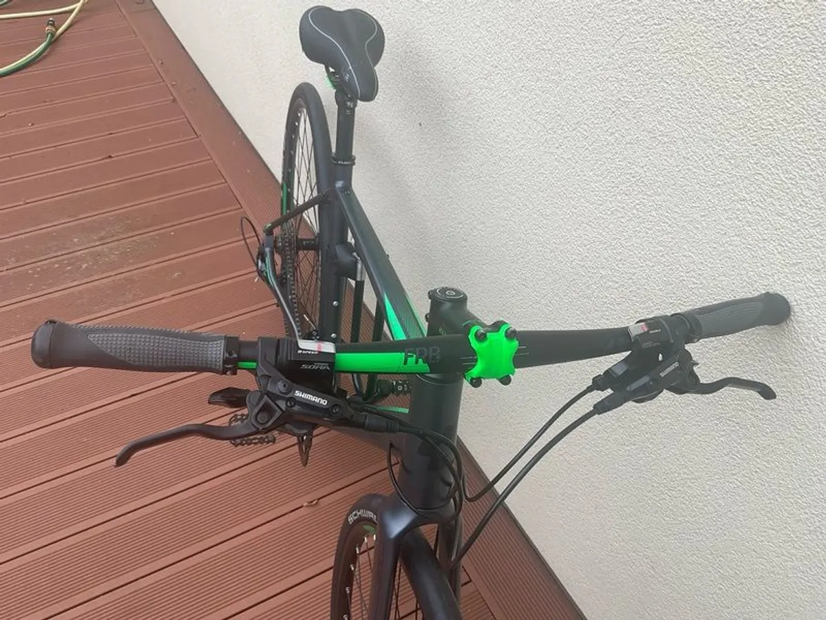 CUBE SL Road Cross Road Configuration Includes Saris Boot rack - Image 4