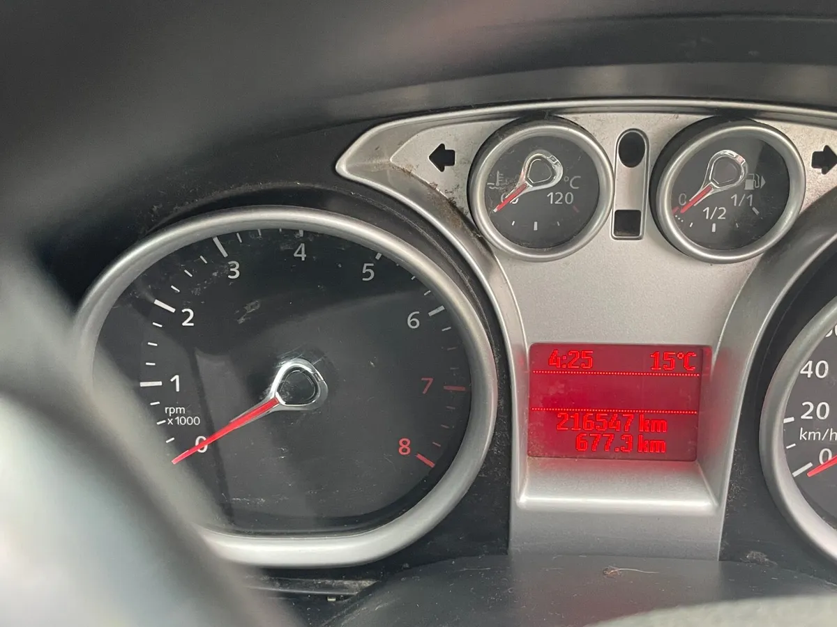 Ford Focus 2009 - Image 2