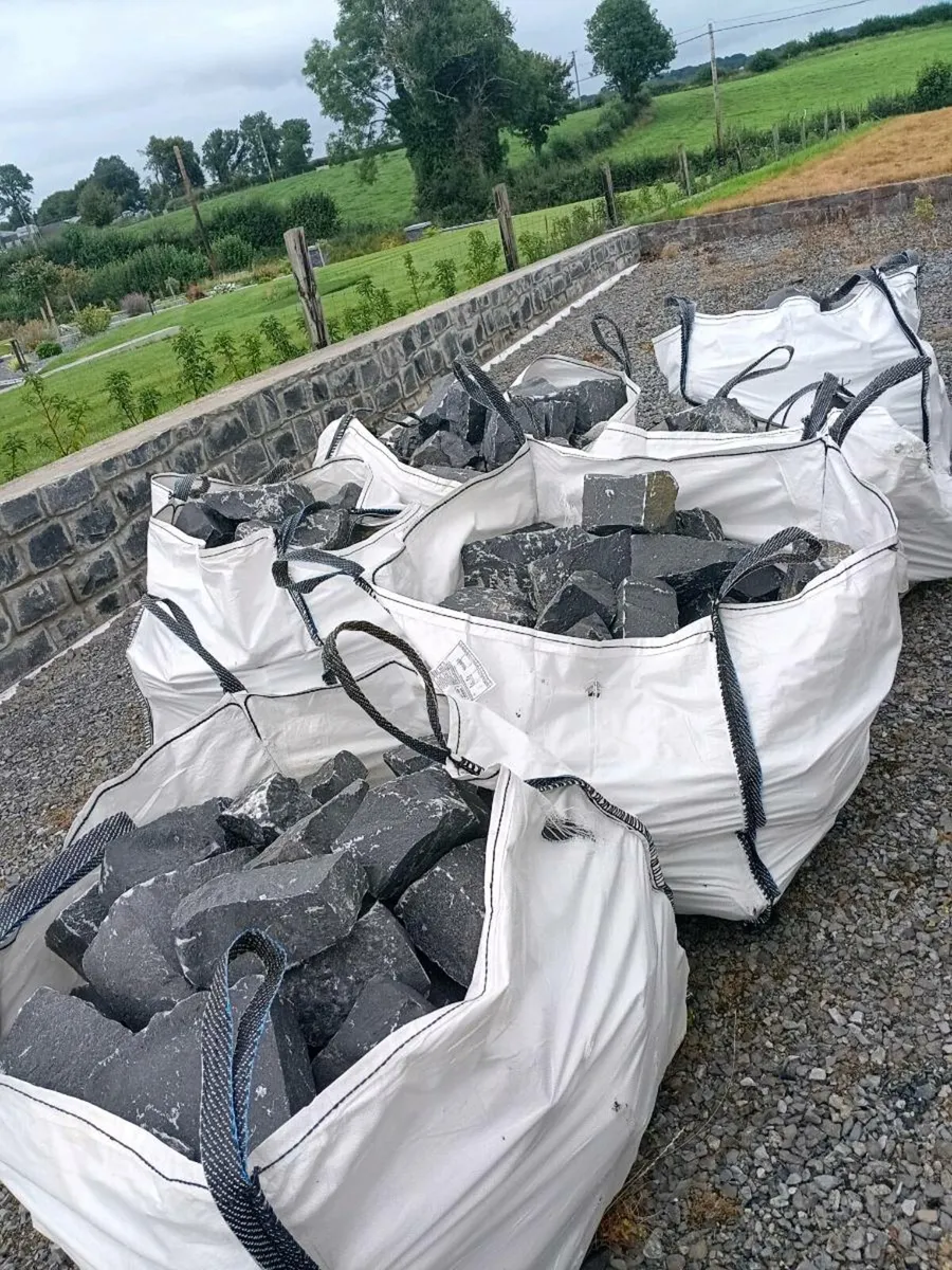 Wall stone