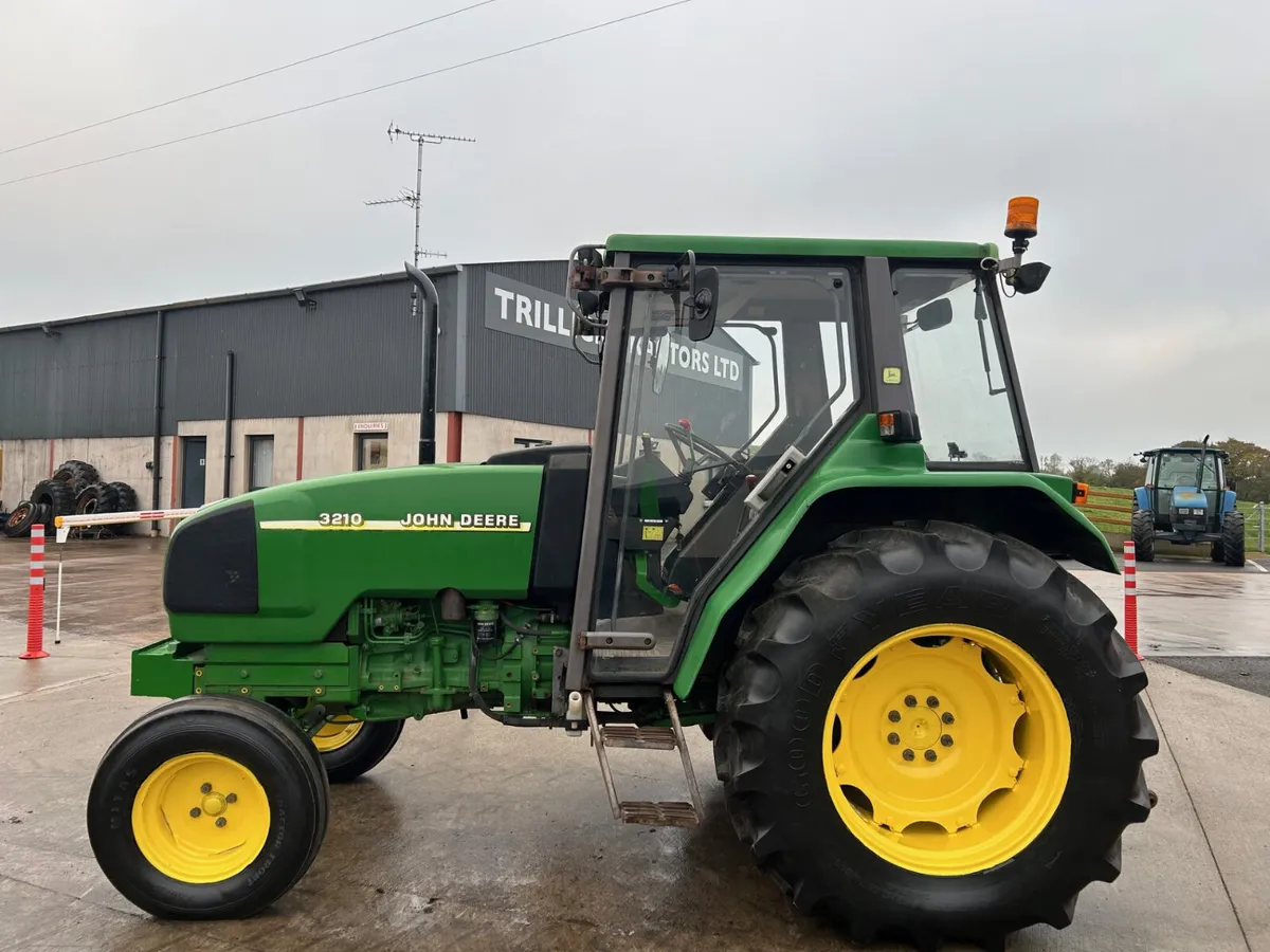John Deere 3210 (only 1402 hours) - Image 4