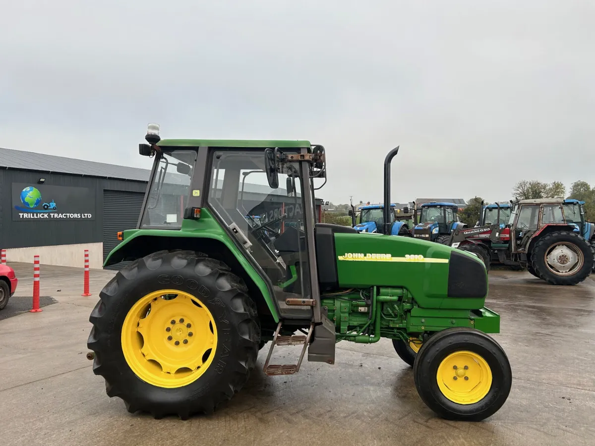 John Deere 3210 (only 1402 hours) - Image 1