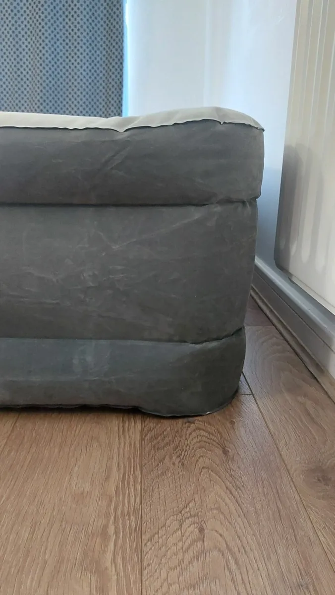 Inflatable mattress, like new - Image 2