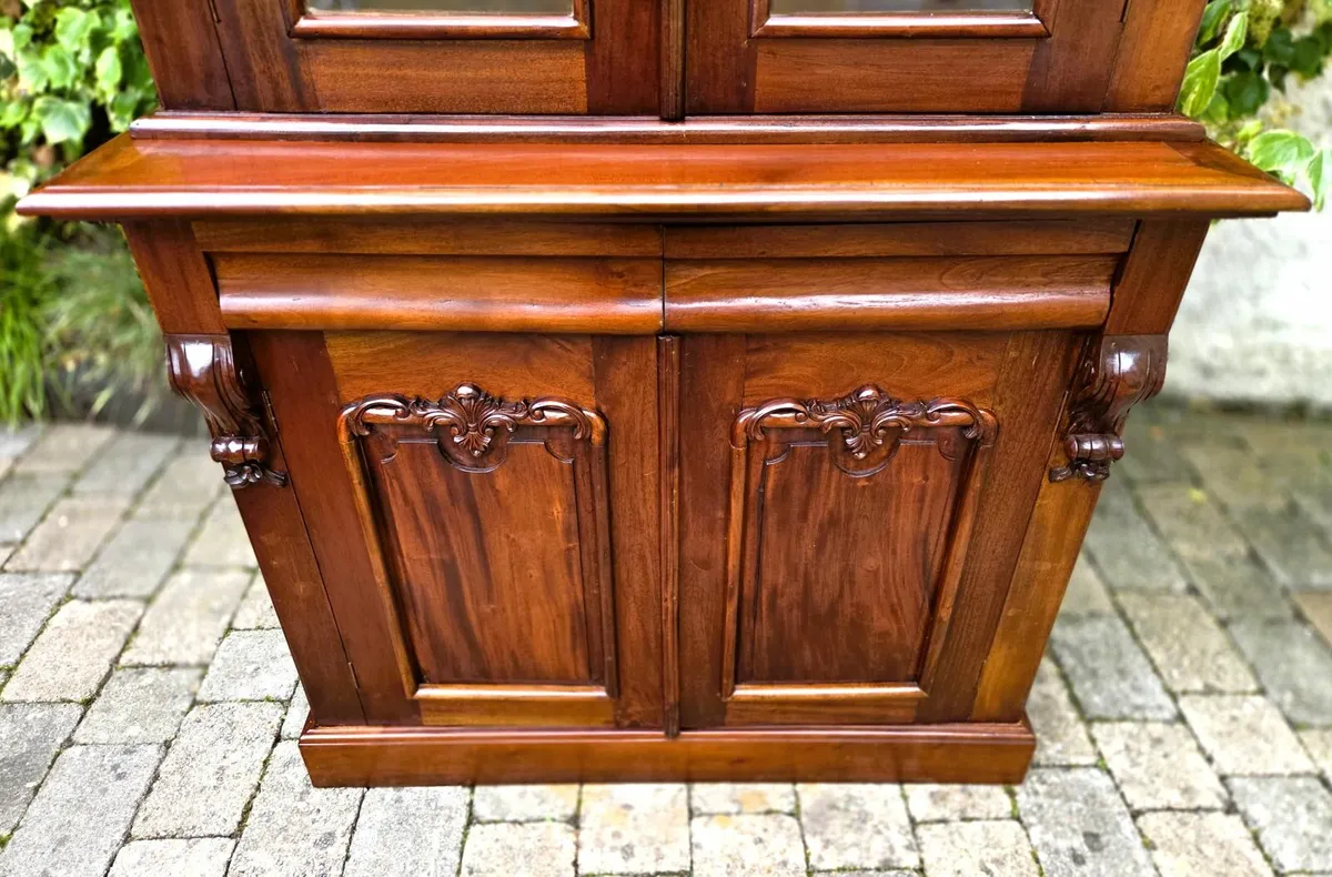Victorian Style Mahogany Display Bookcase - Image 3