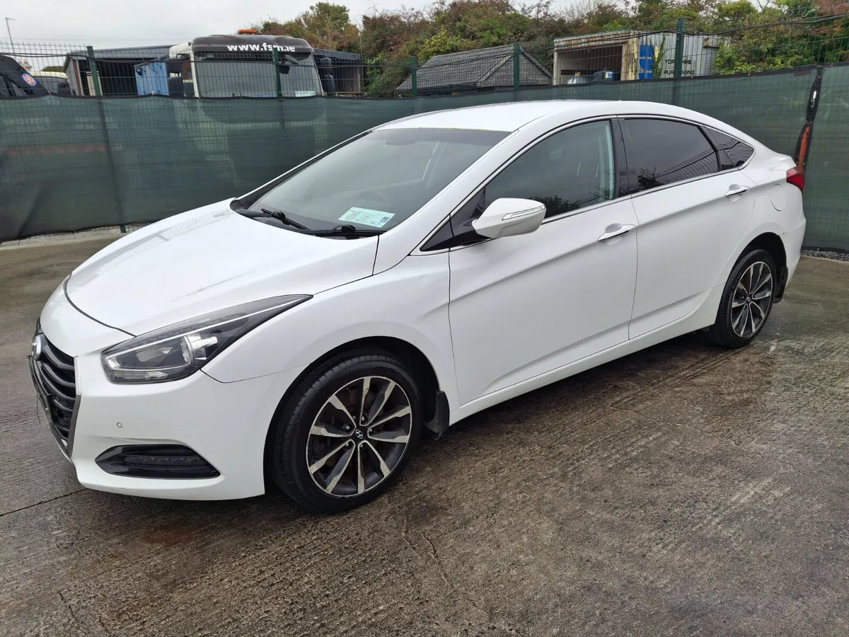 152 Hyundai i40 Executive 1.7 Diesel - Image 1