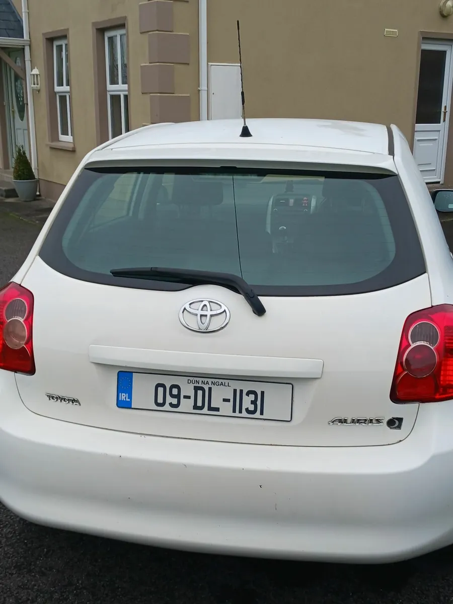 Toyota Auris 2009 - Image 1