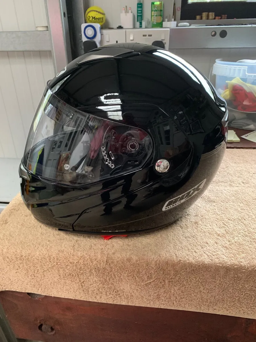 Motorcycle helmet - Image 3