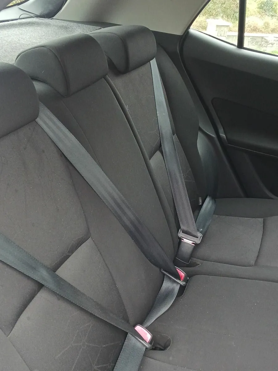 Toyota Auris 2009 - Image 4