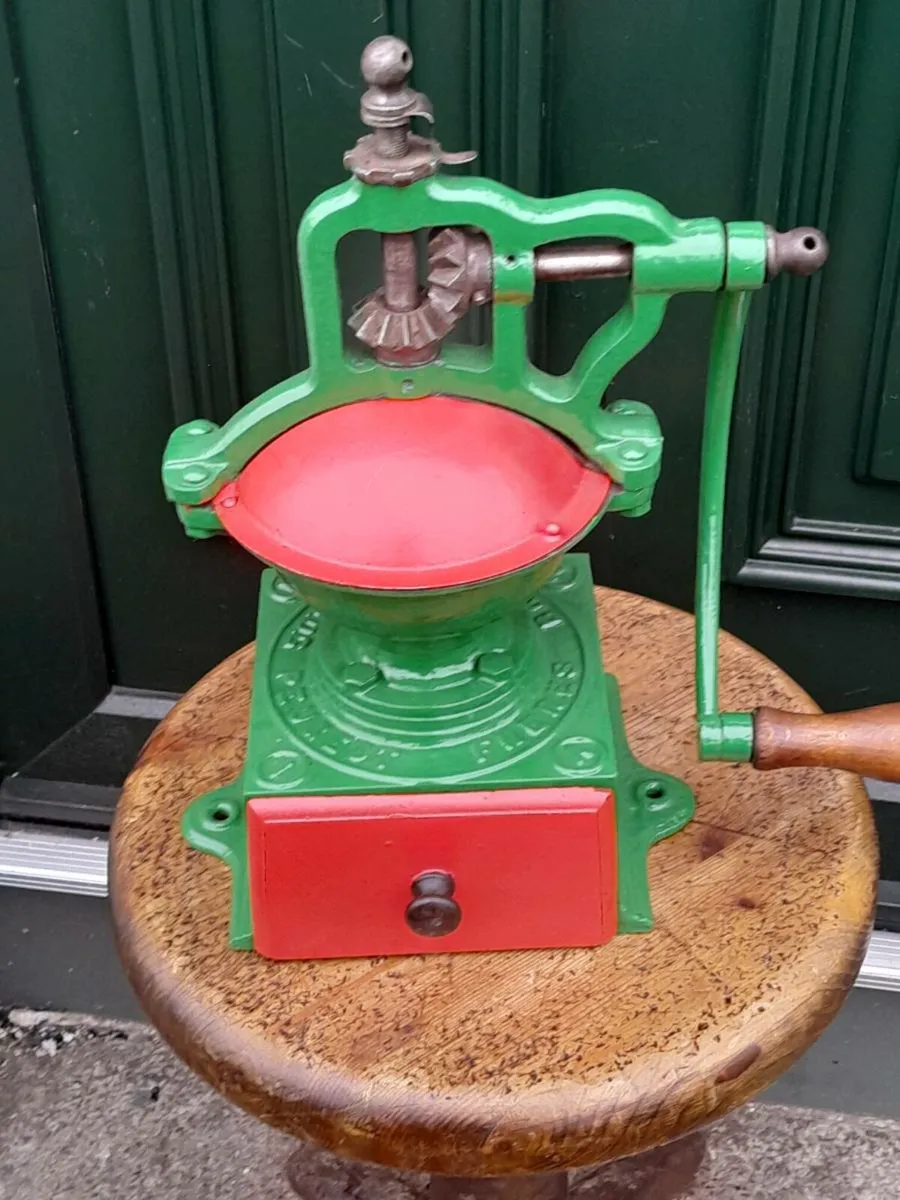 Vintage French coffee grinder - Image 3
