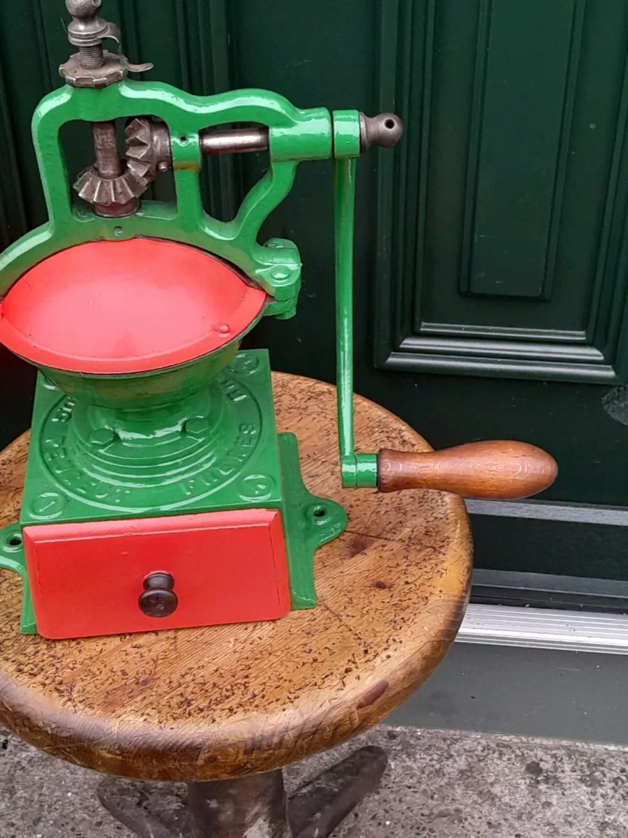 Vintage French coffee grinder - Image 4