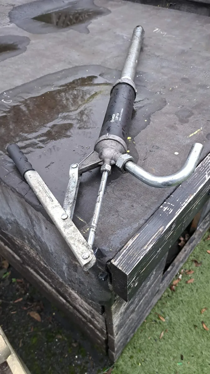 Oil pump for sale. - Image 2
