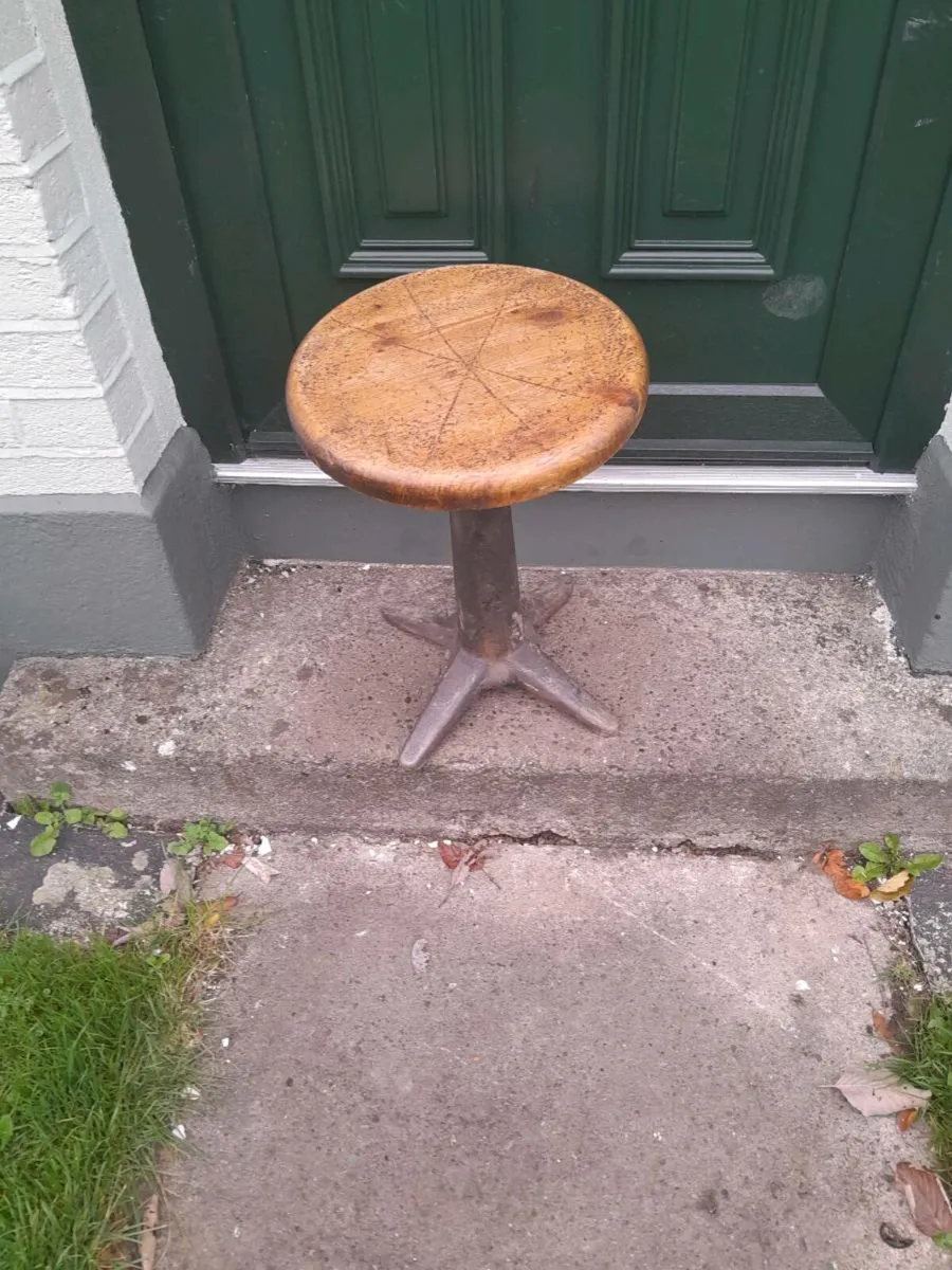 Vintage stool - Image 1