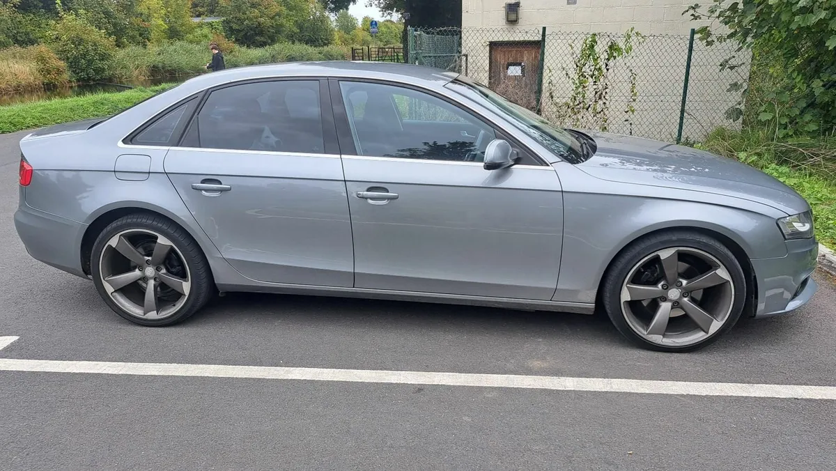 Audi A4 2011 - Image 2