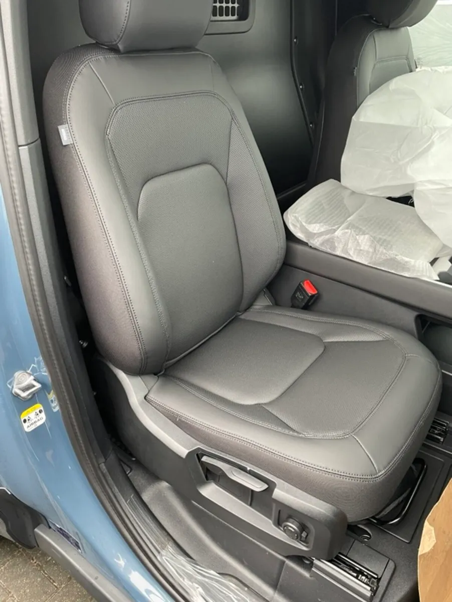 Land Rover Defender Seats - Image 2