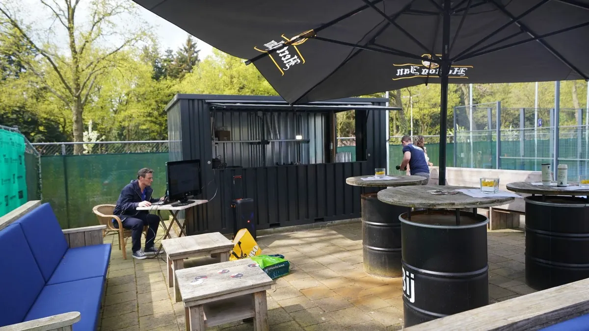 Backyard Bar – Maintenance Free! - Image 1