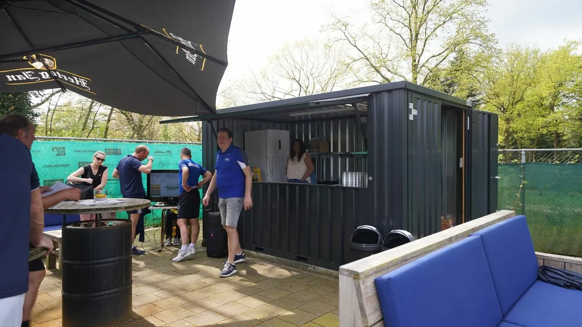 Backyard Bar – Maintenance Free! - Image 2